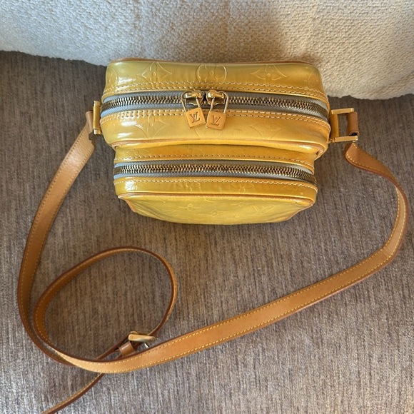 Louis Vuitton Yellow Crossbody Bag - Picture 7 of 14